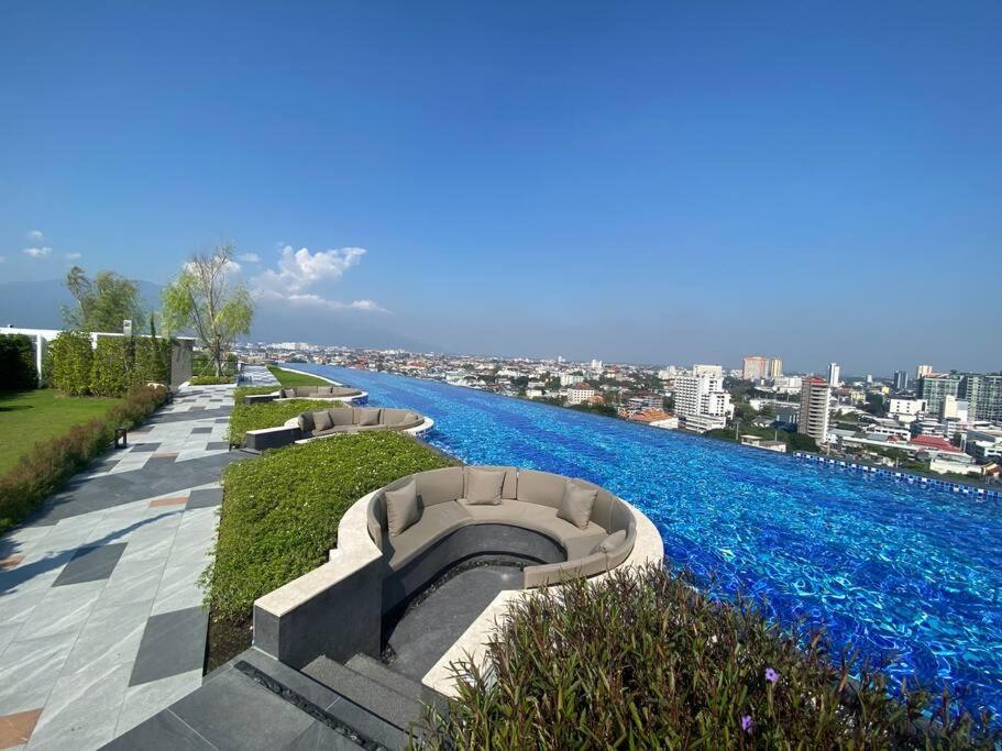 New & Cozy 2 Bedroom @ The Astra Sky River Chiang Mai Exterior foto